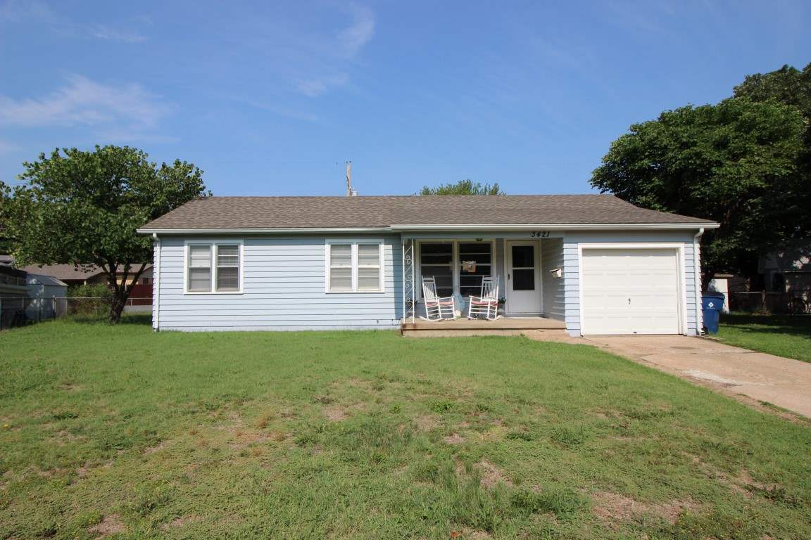 Property Photo:  3421 S Southwood Ct  KS 67217 