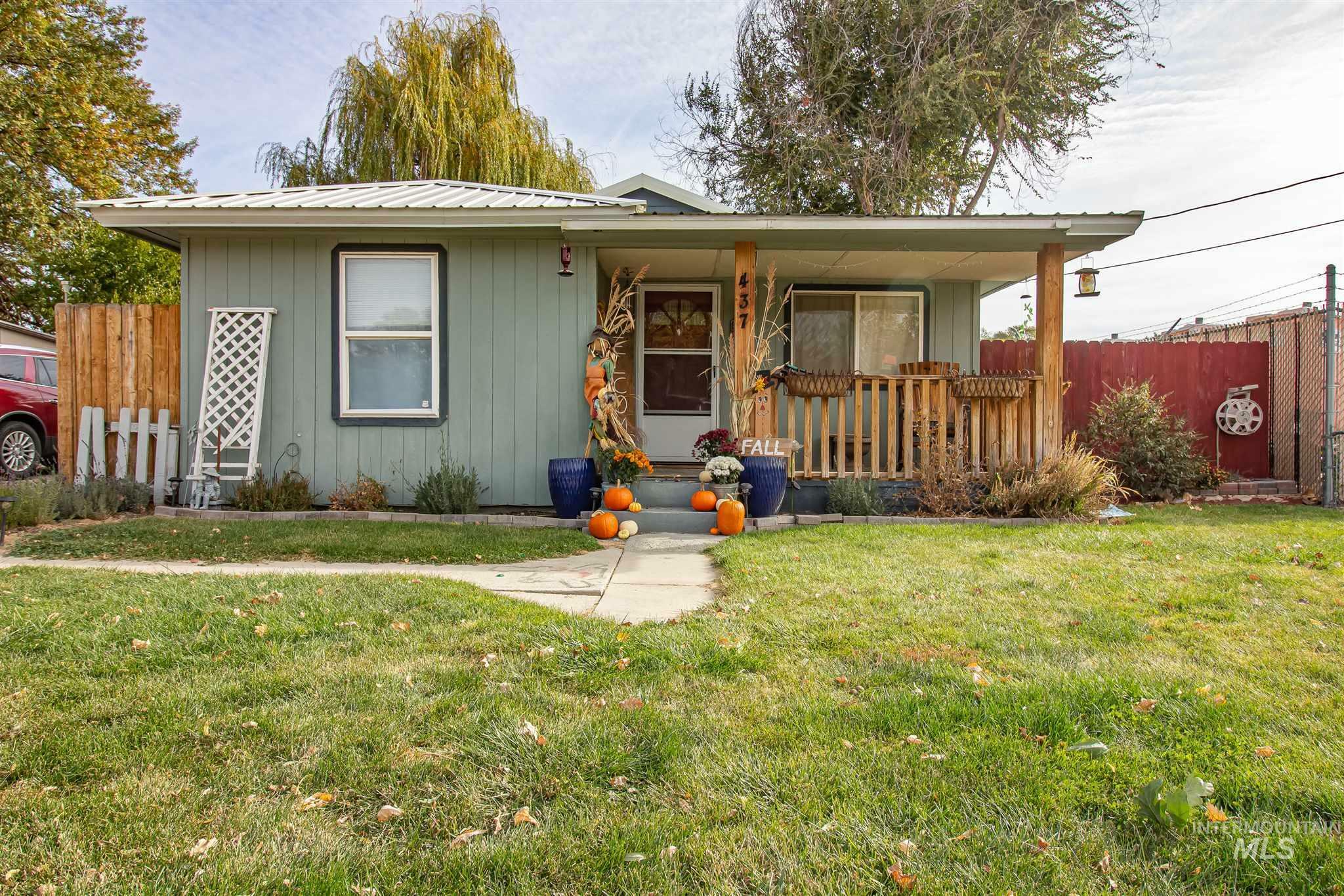 Property Photo:  437 S 9th St  ID 83661 