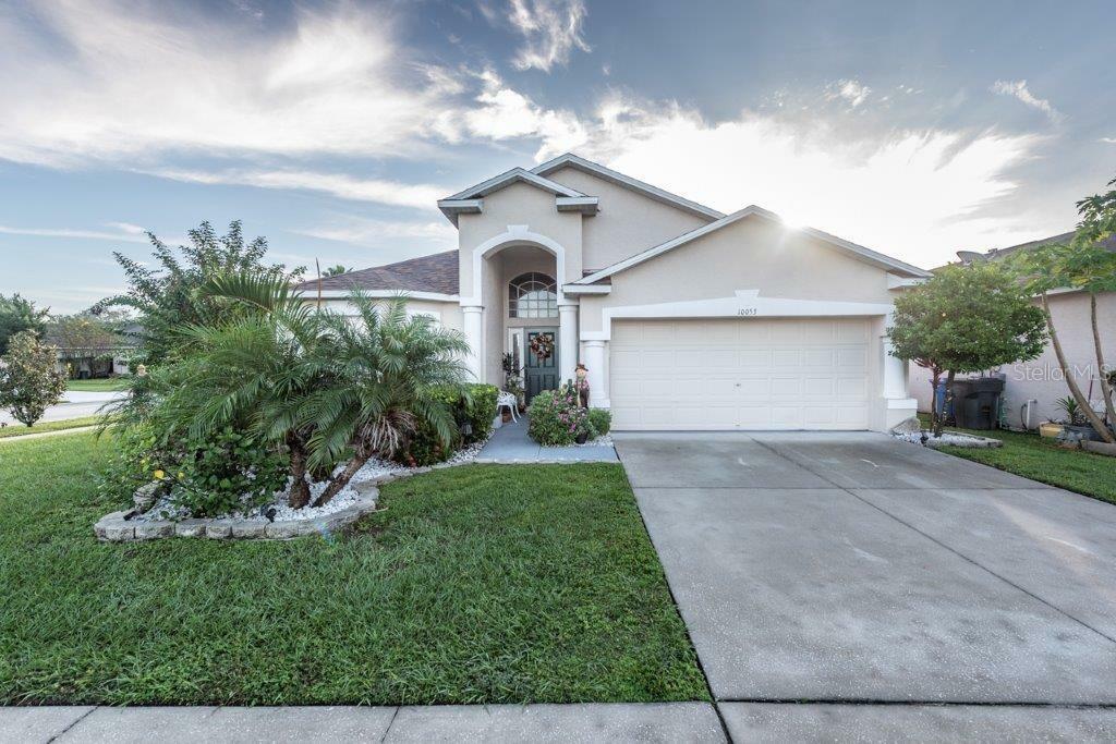 Property Photo:  10053 Creek Bluff Drive  FL 33578 