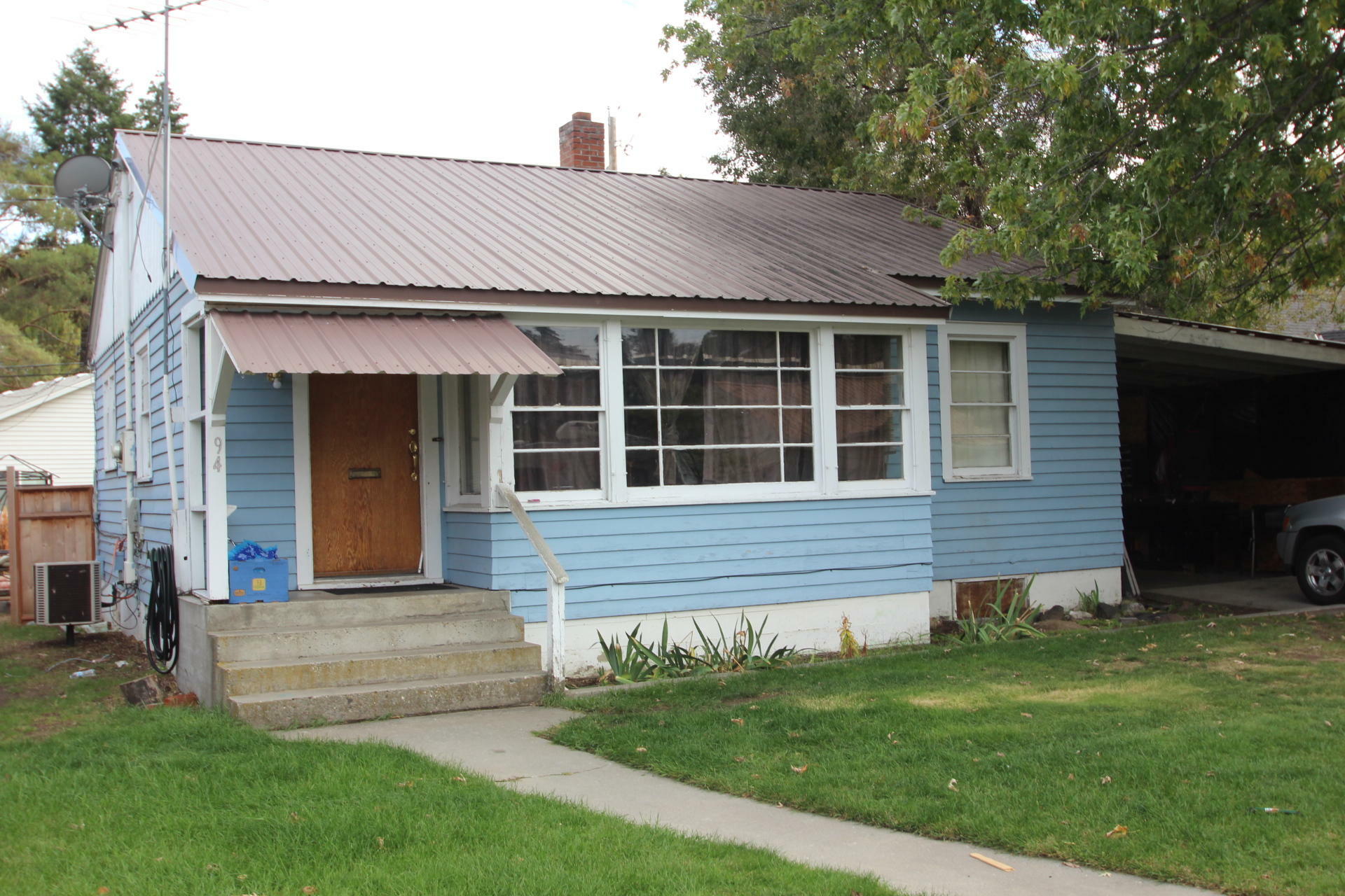 Property Photo: 94 S Douglas St WA 98815