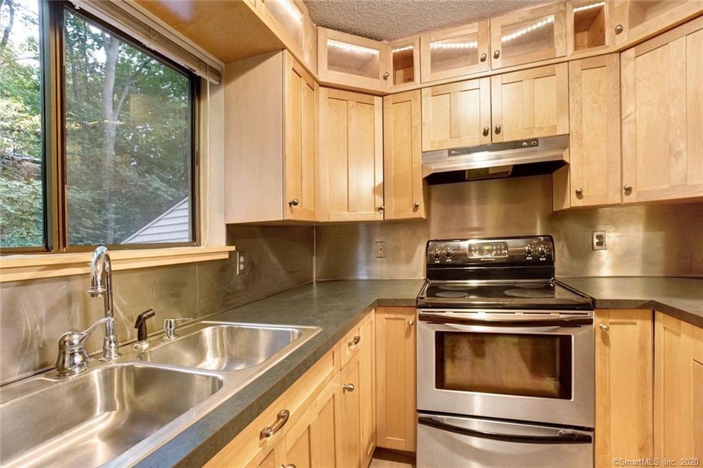 Property Photo:  513 Woodward Avenue B  CT 06512 