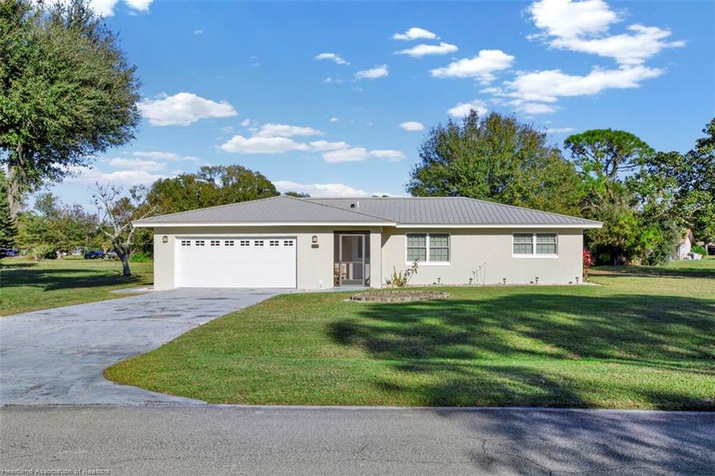 Property Photo:  5905 Thunder Road  FL 33876 