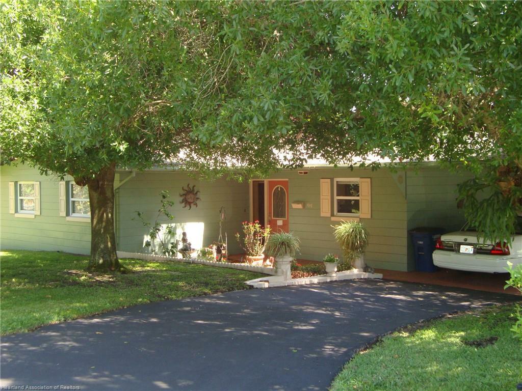 Property Photo:  1918 Olive Avenue  FL 33870 