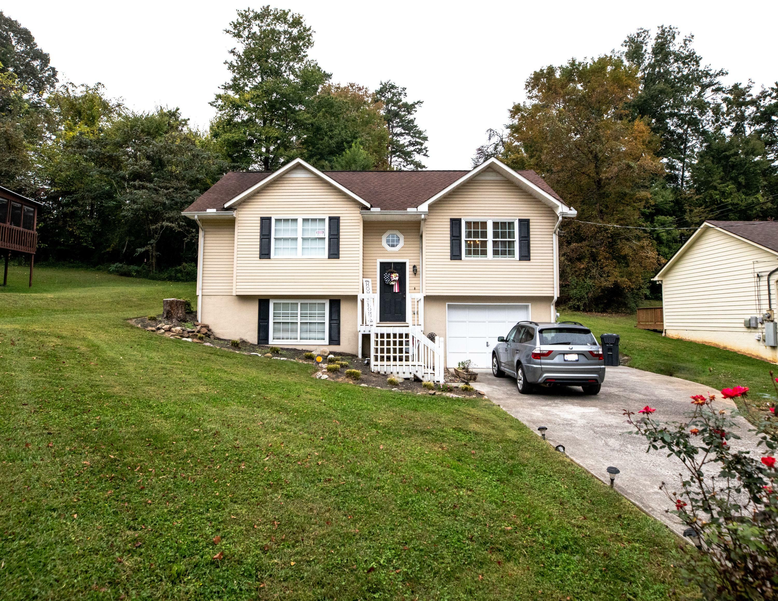 Property Photo:  3909 Abercorn Rd  TN 37921 