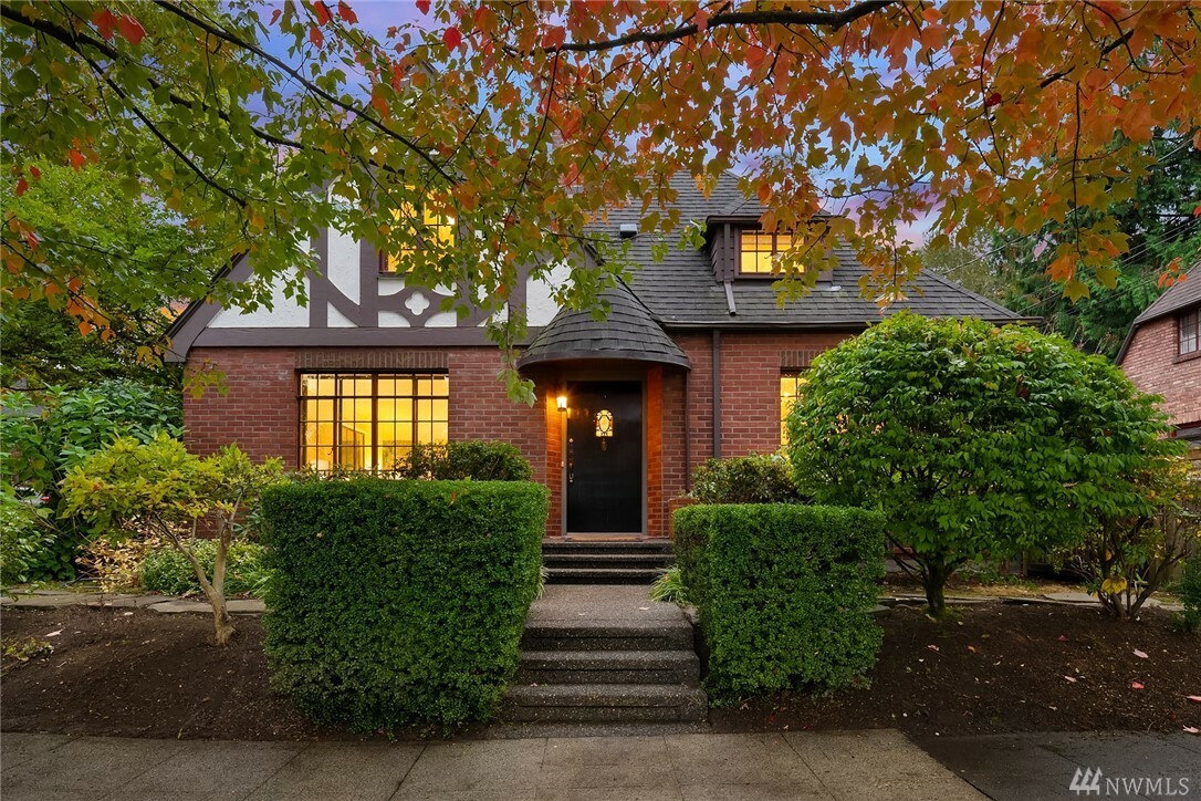 Property Photo: 1531 E McGraw St WA 98112