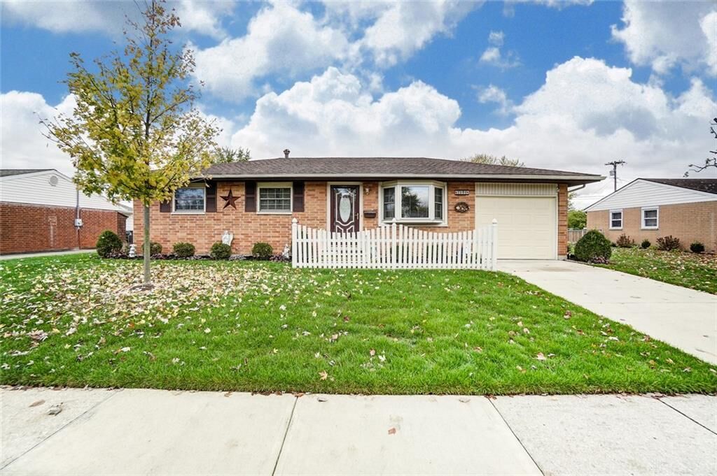 Property Photo: 1114 Longwood Drive OH 45373