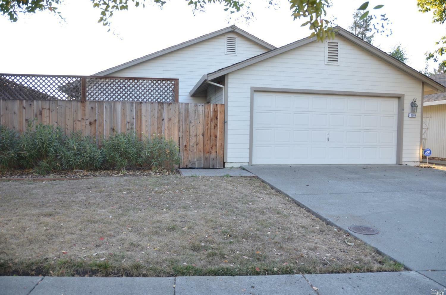 Property Photo:  3909 Oxford Street  CA 94558 