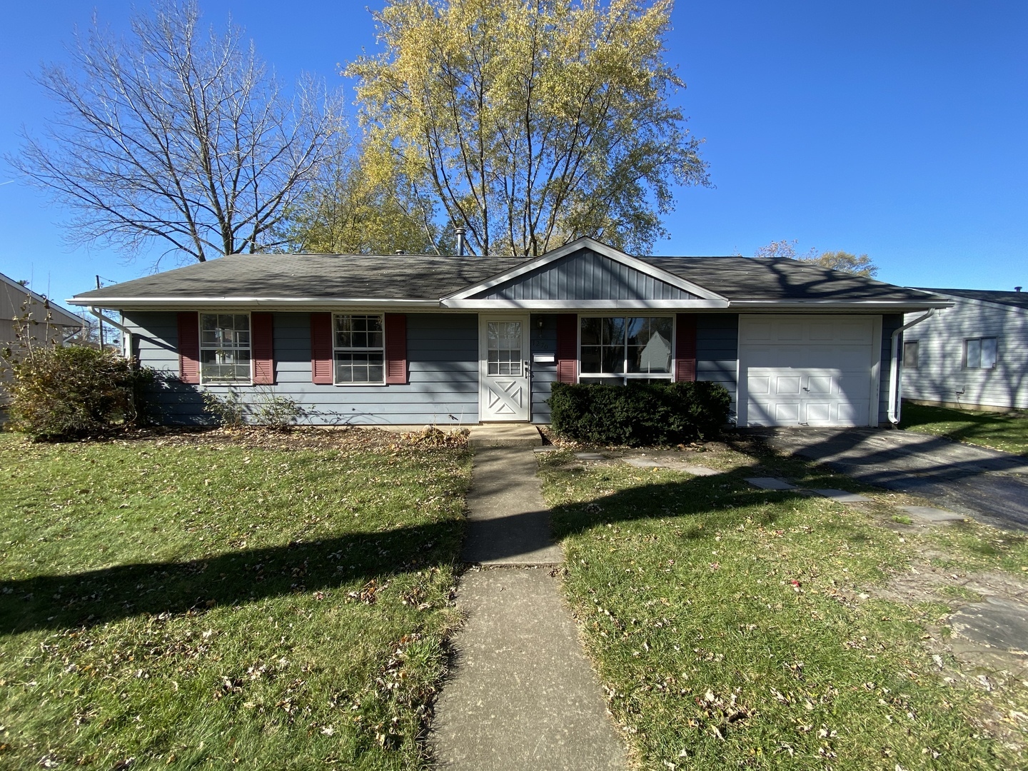 Property Photo:  1270 Foran Lane  IL 60506 