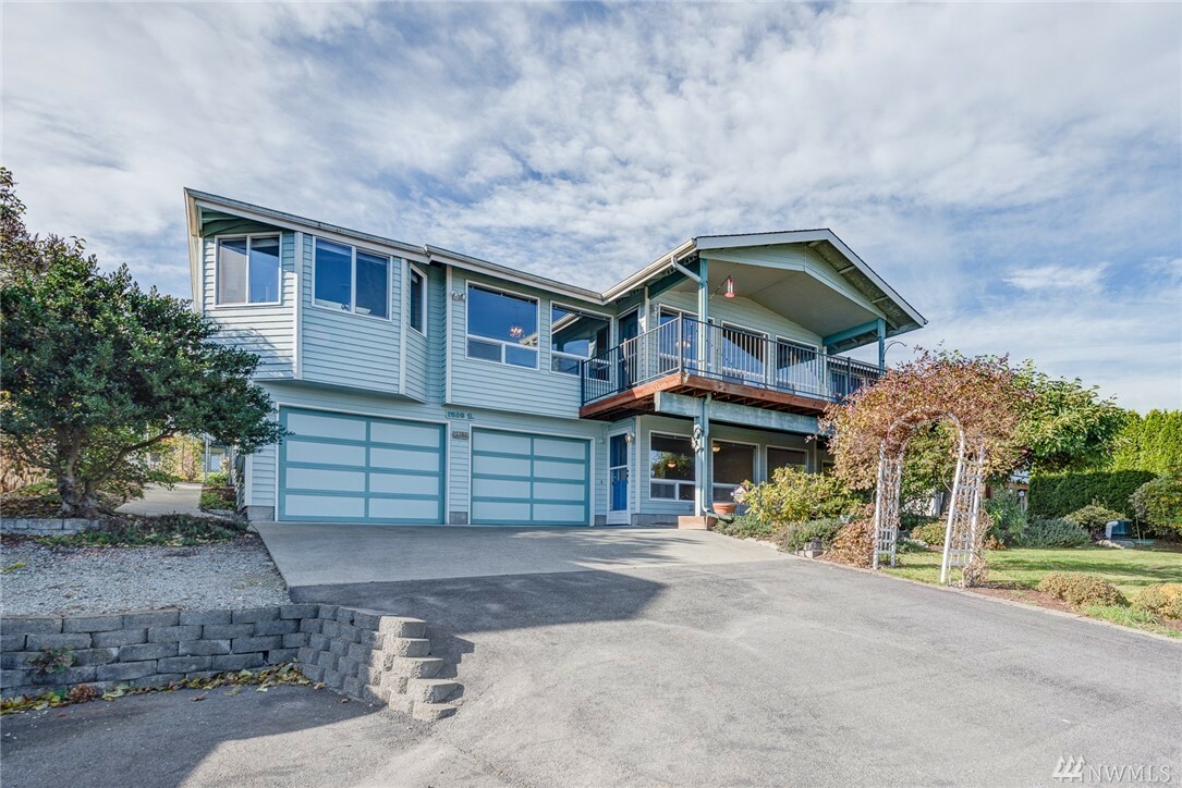 Property Photo:  1516 Thompson Dr  WA 98282 