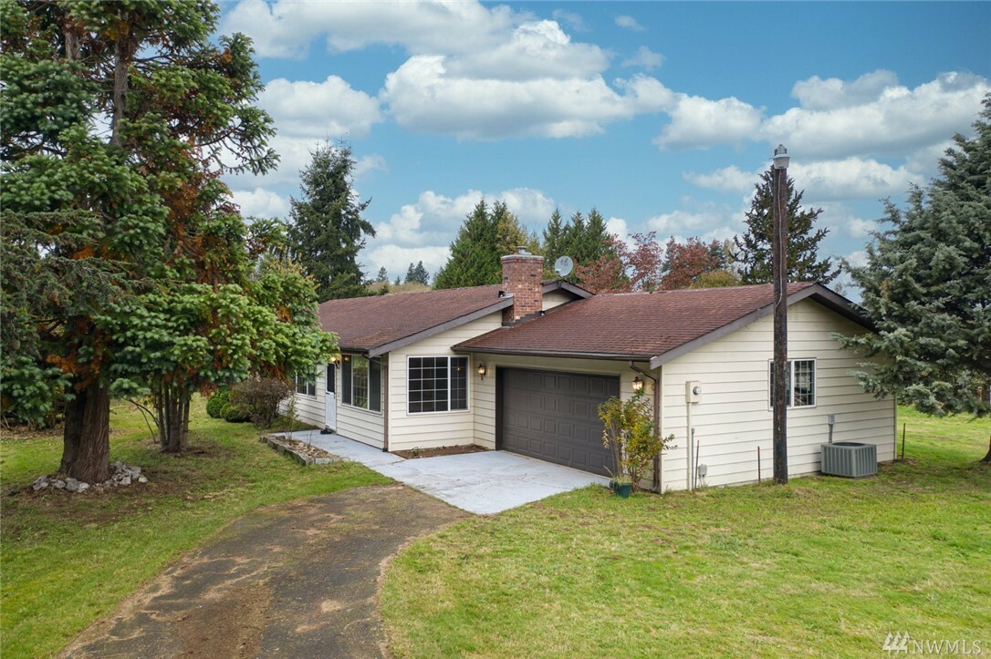 Property Photo:  1315 188th St NE  WA 98223 