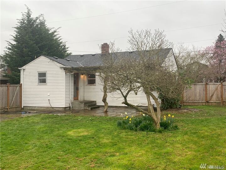 Property Photo:  5230 S Dawson St  WA 98118 