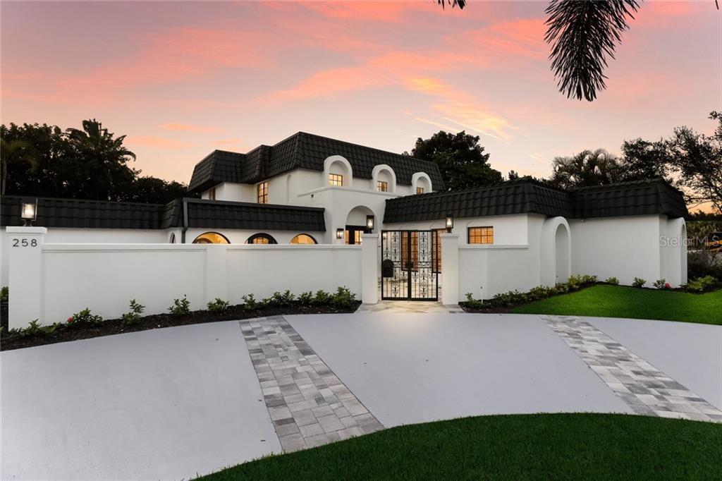 Property Photo: 258 Robin Drive FL 34236