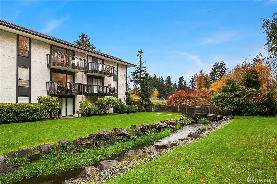 Property Photo: 19411 56th Ave W 319 WA 98036