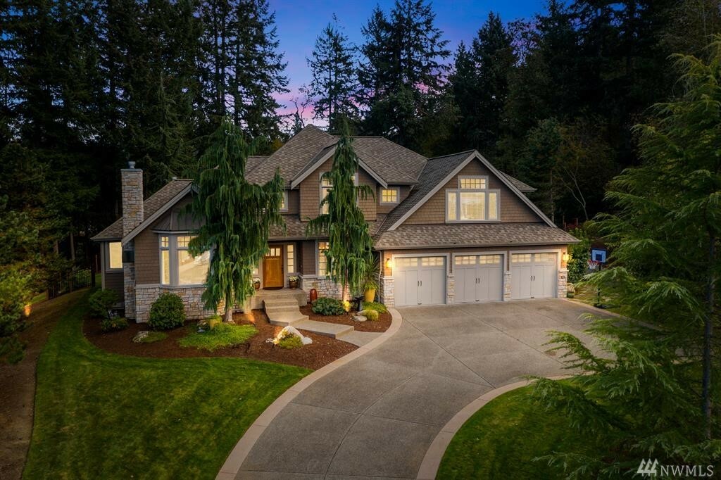 Property Photo:  817 6th Lane  WA 98333 