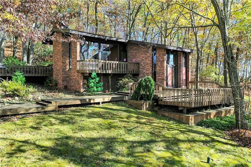 Property Photo:  3809 Shepard Rd  PA 15044 