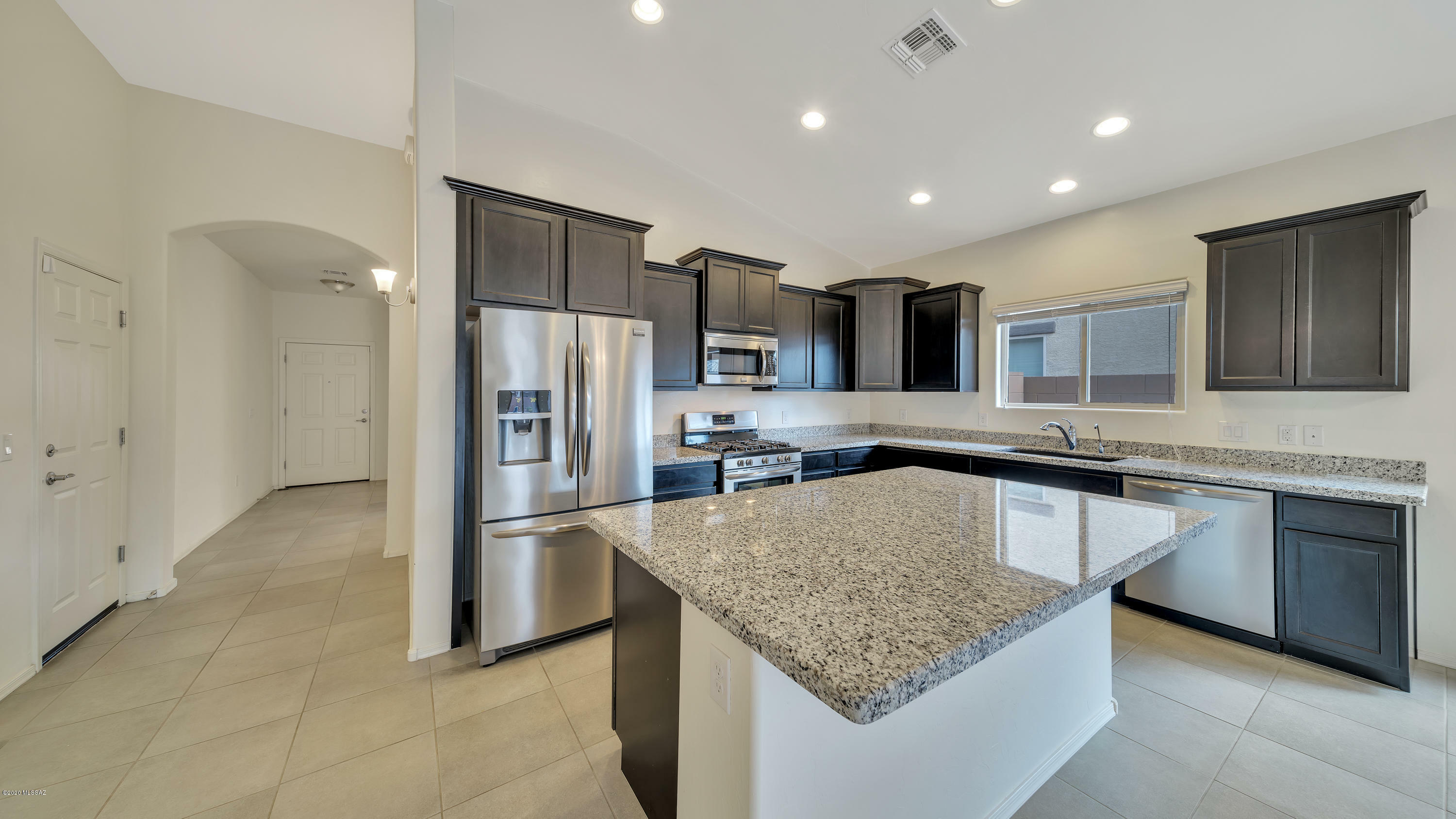 Property Photo: 9025 W Birchover Drive AZ 85653