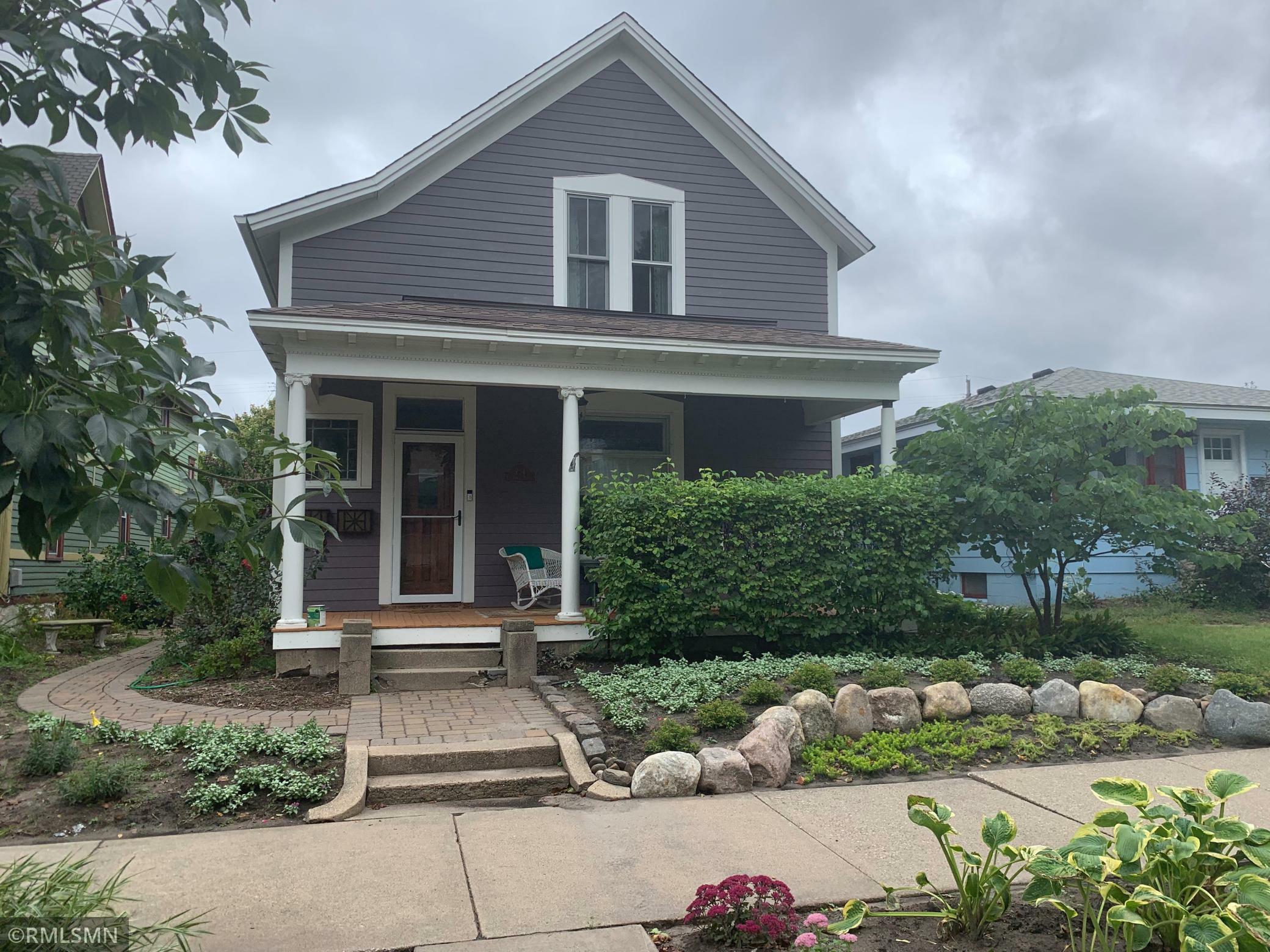 Property Photo:  734 Jefferson Street NE  MN 55413 