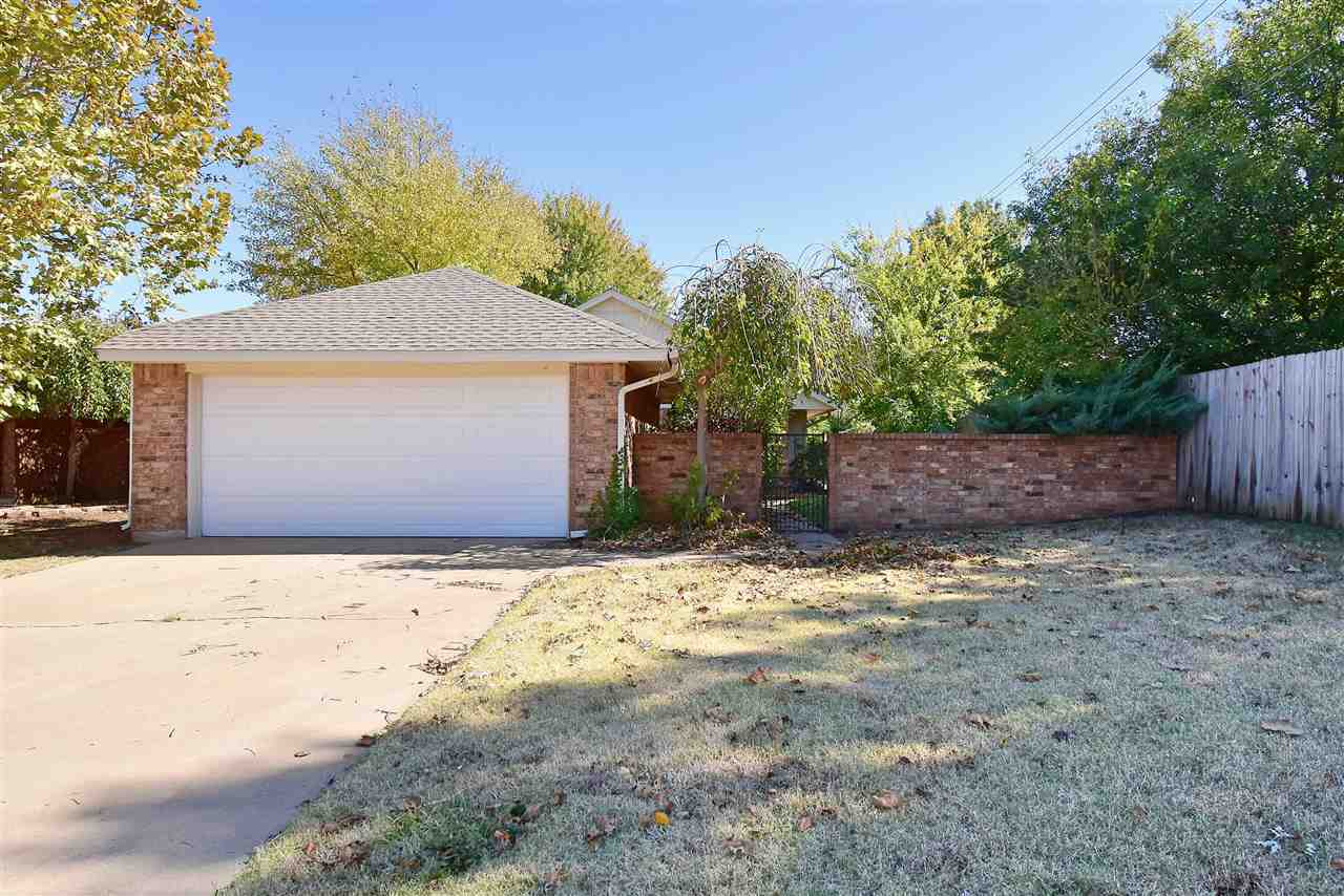 Property Photo:  3044 NE Stratford Cir  OK 73507 