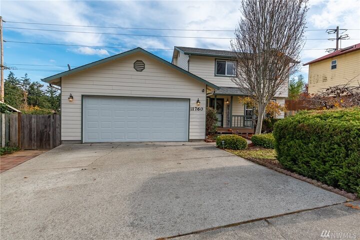 Property Photo: 1760 SW Nienhuis St WA 98277