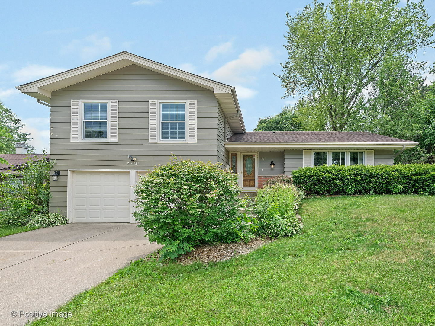 Property Photo:  21W721 Huntington Road  IL 60137 