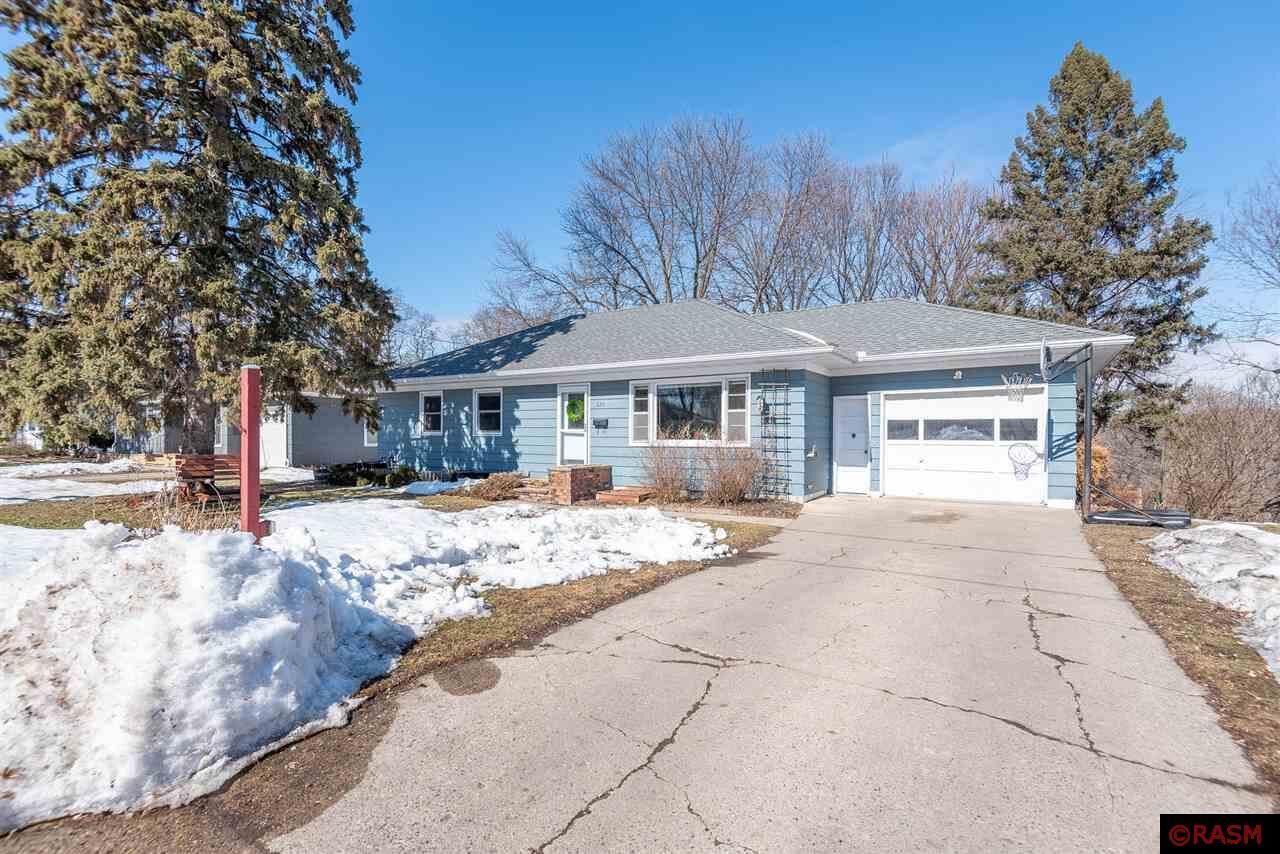 Property Photo:  220 Davis Street  MN 56001 
