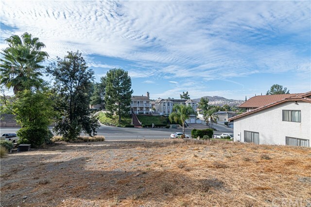 Property Photo:  22610 Canyon Lake Dr N  CA 92587 