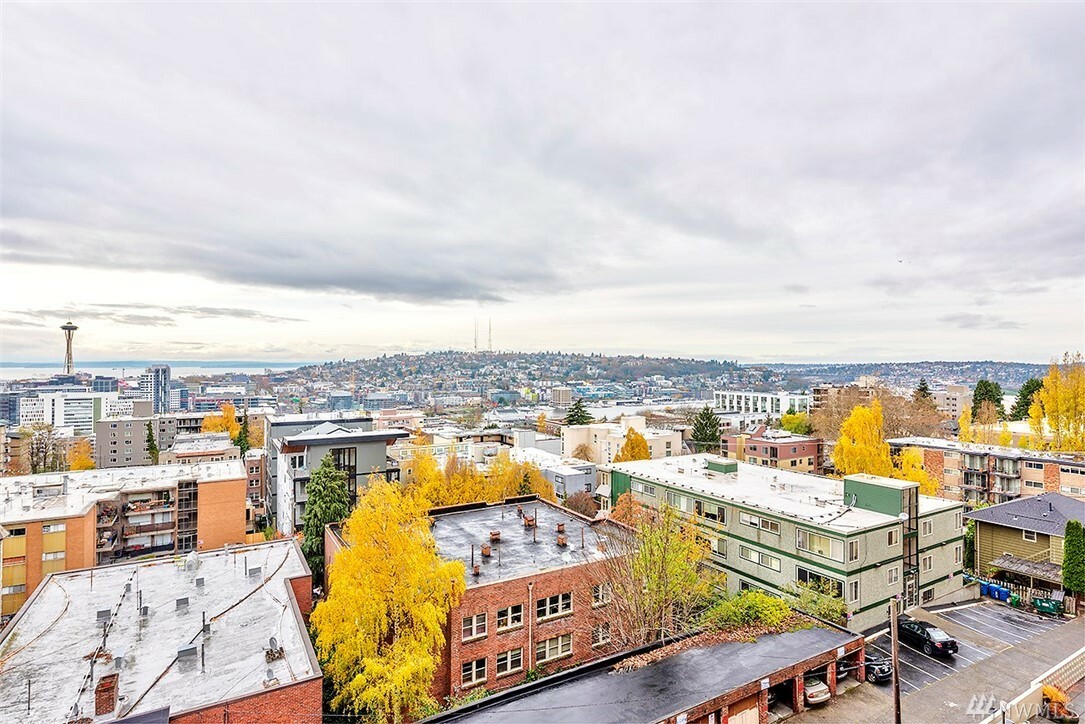 Property Photo: 505 Belmont Ave E 703 WA 98102