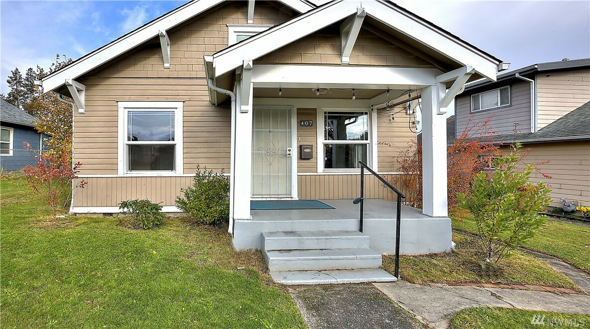 Property Photo:  407 S 53rd St  WA 98408 