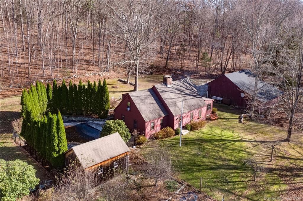 Property Photo:  6 Spencer Hill Road  CT 06419 
