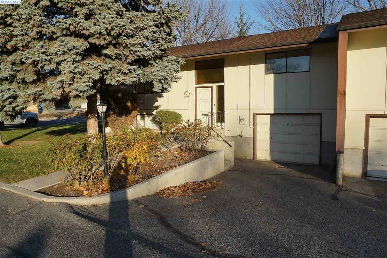 Property Photo:  1912 Mahan Ave  WA 99354 