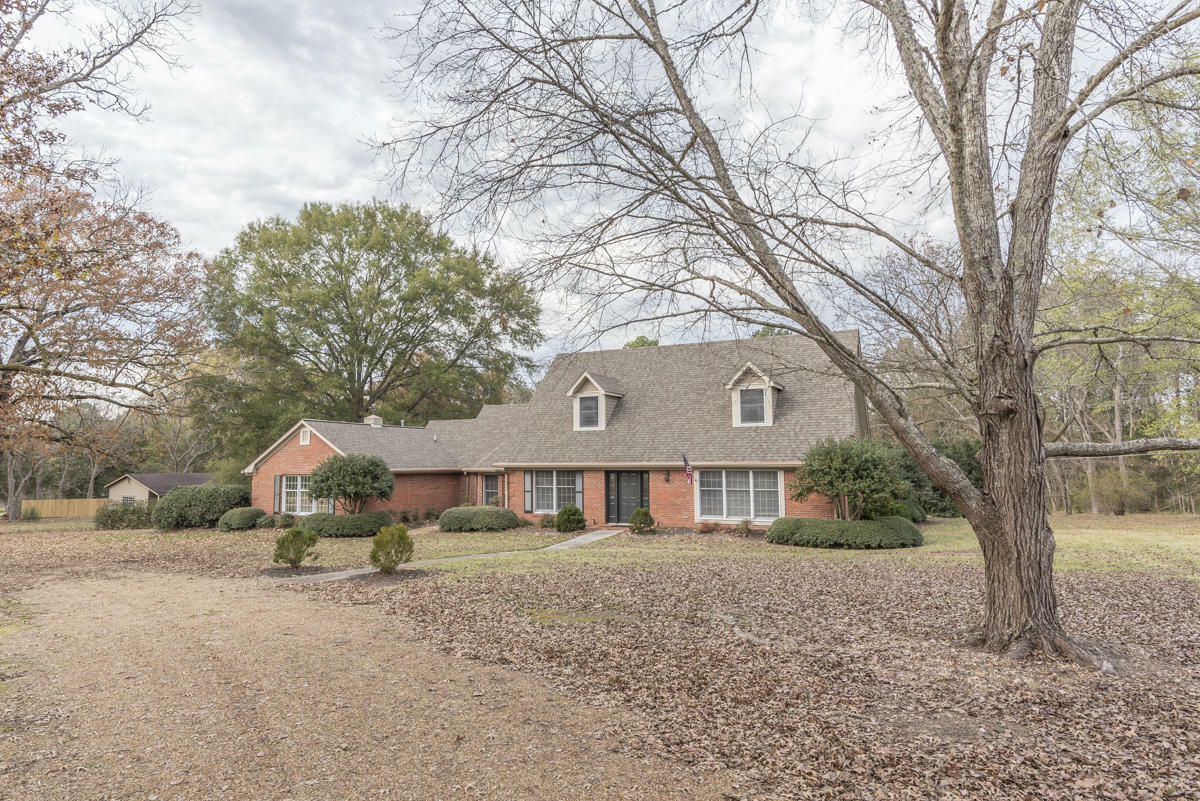 Property Photo:  341 Robin Drive  MS 39759 