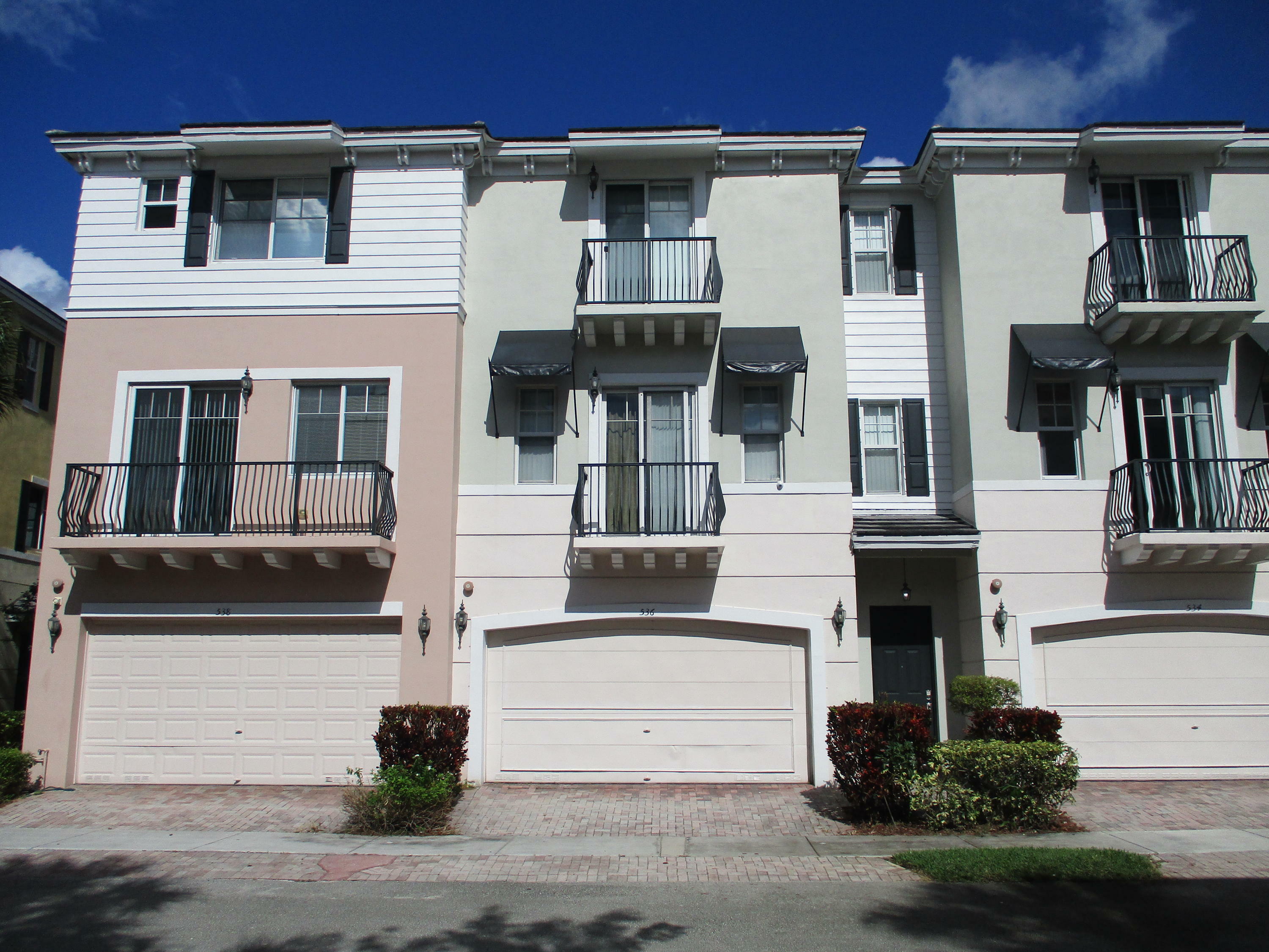 Property Photo: 536 NW 39th Circle FL 33431