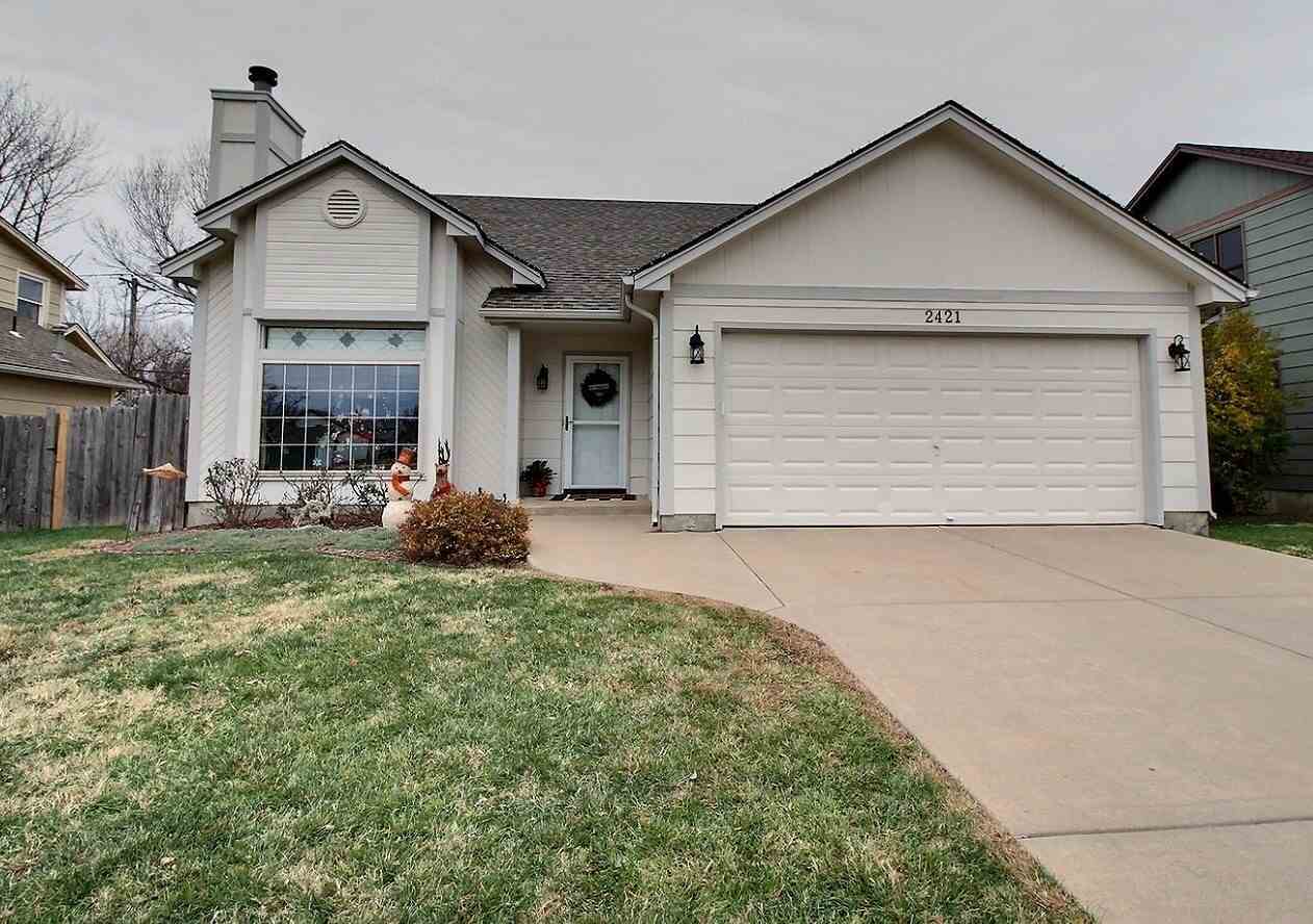 Property Photo:  2421 S Linden St  KS 67210 