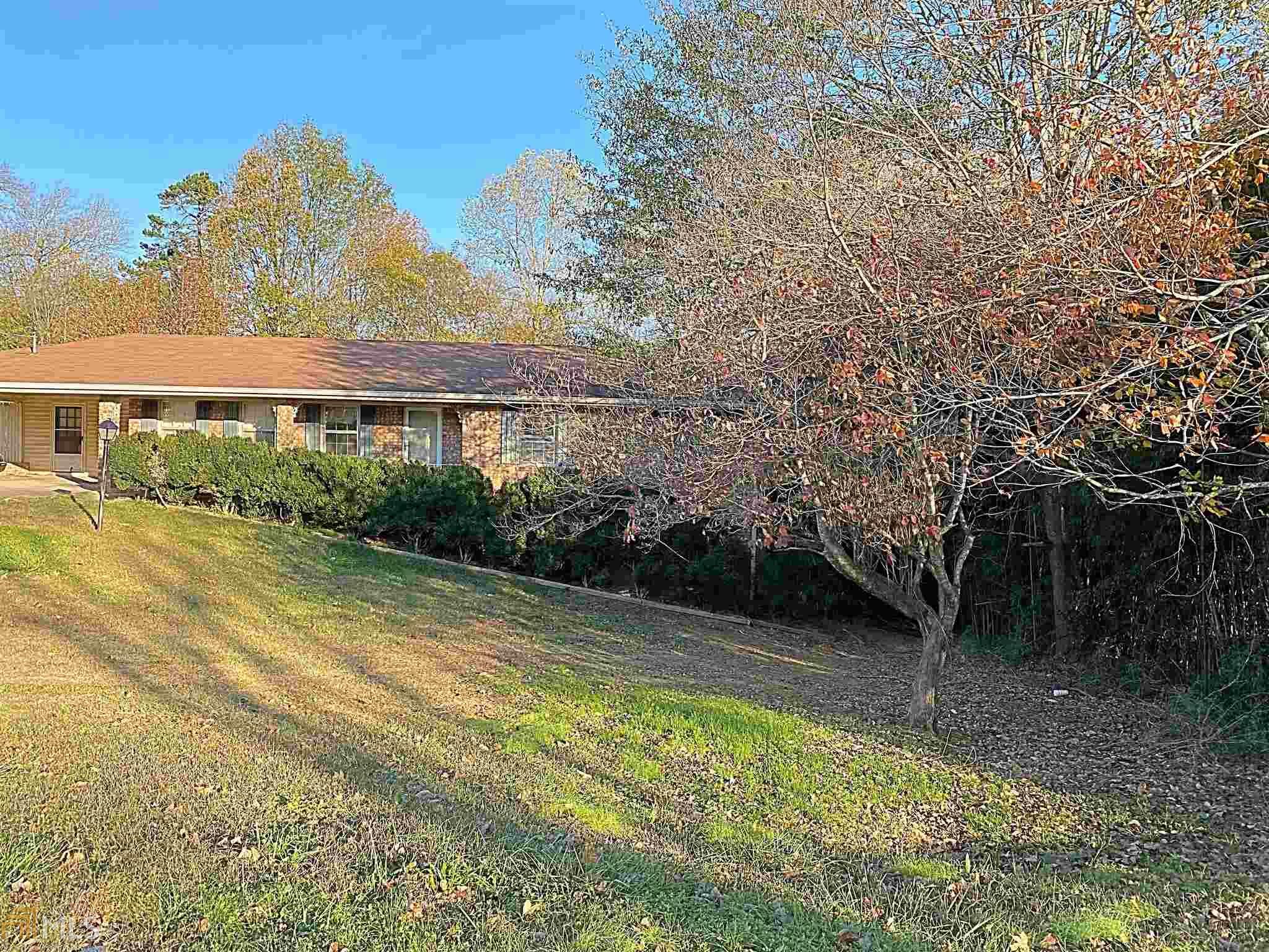Property Photo: 852 Split Rock Ln GA 30134
