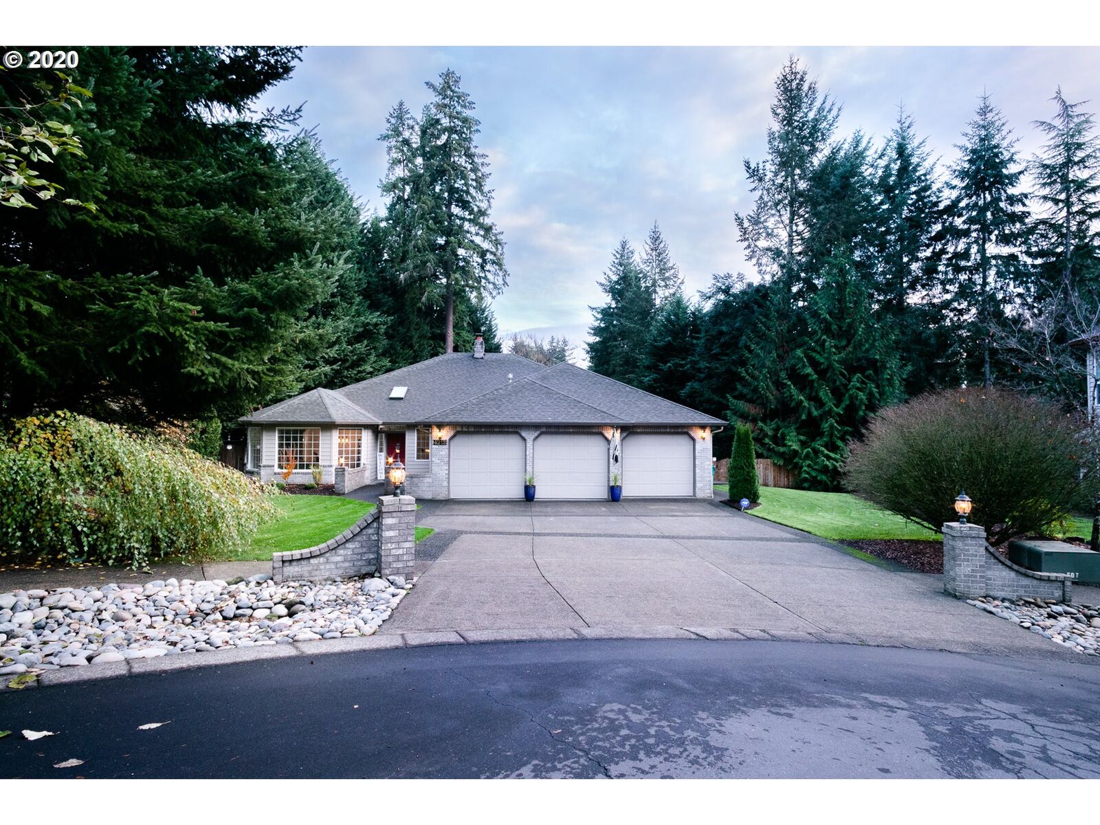 Property Photo:  4212 NE 138th Cir  WA 98686 