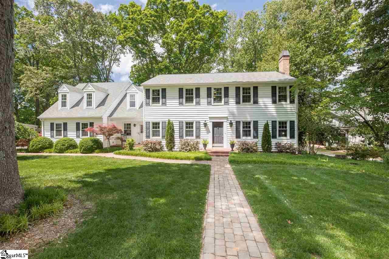 Property Photo: 211 E Seven Oaks Drive SC 29605