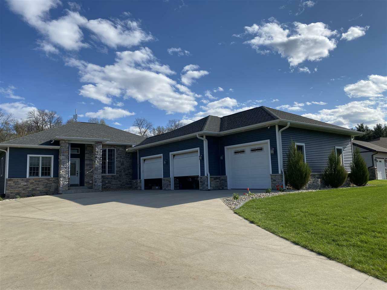 Property Photo:  13409 West Travis Trace Road  WI 53536 