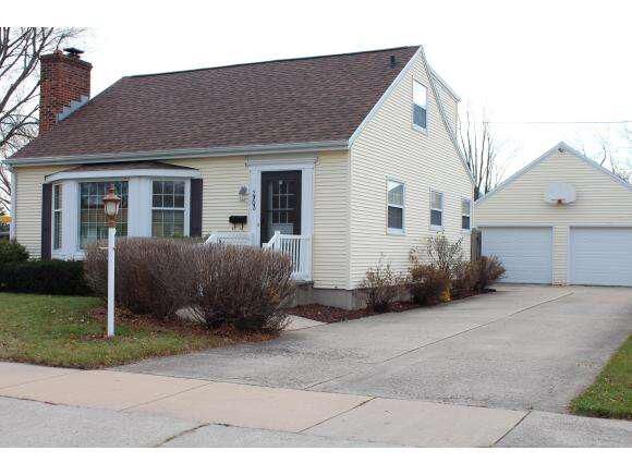 Property Photo:  1903 E Frances St  WI 54911-3346 