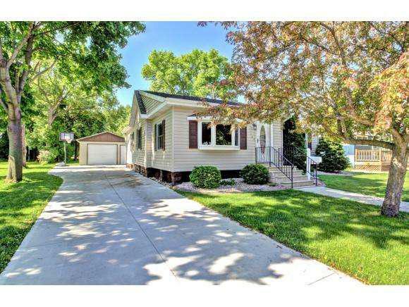 127 W Foster St  Appleton WI 54915-1519 photo