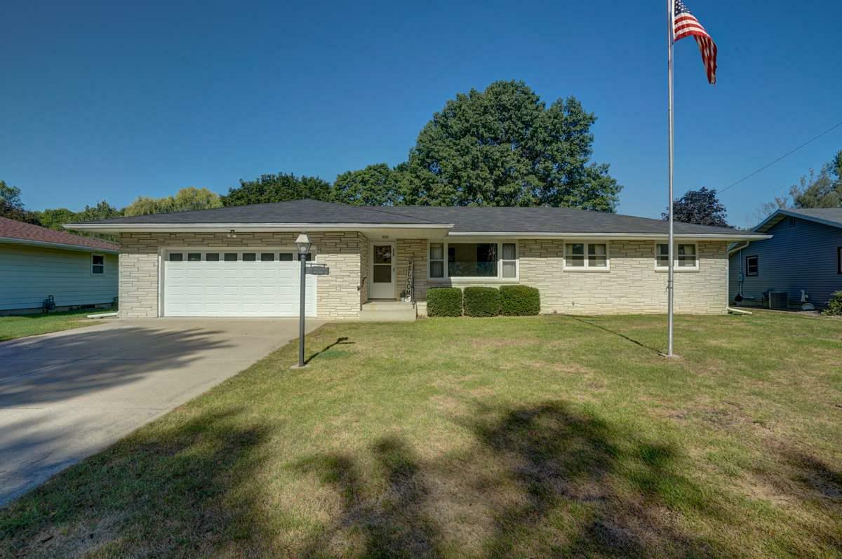 Property Photo:  320 Harvard Dr  WI 53532 