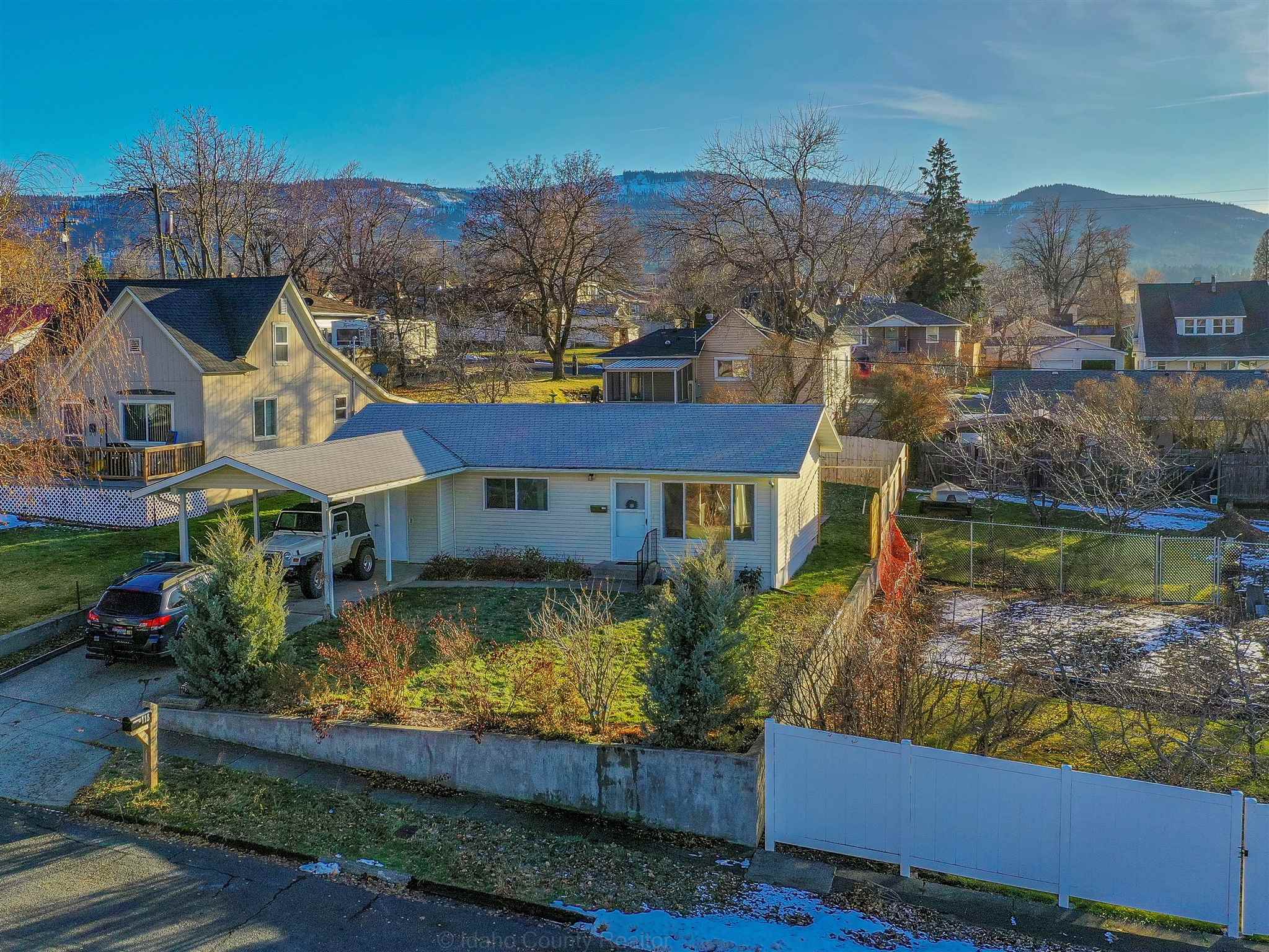 Property Photo: 118 E South Third ID 83530-0000