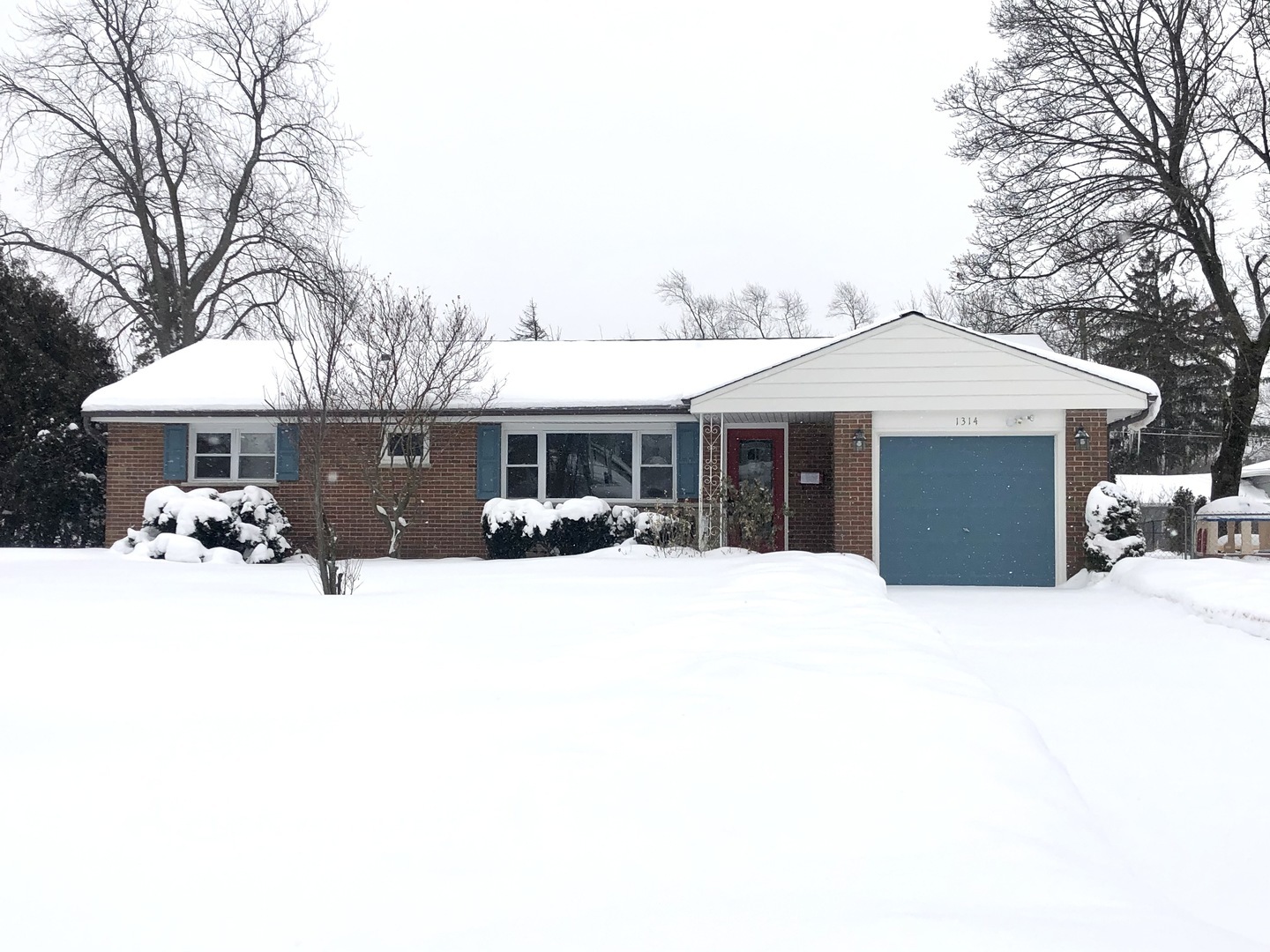 Property Photo:  1314 Wakeman Avenue  IL 60187 