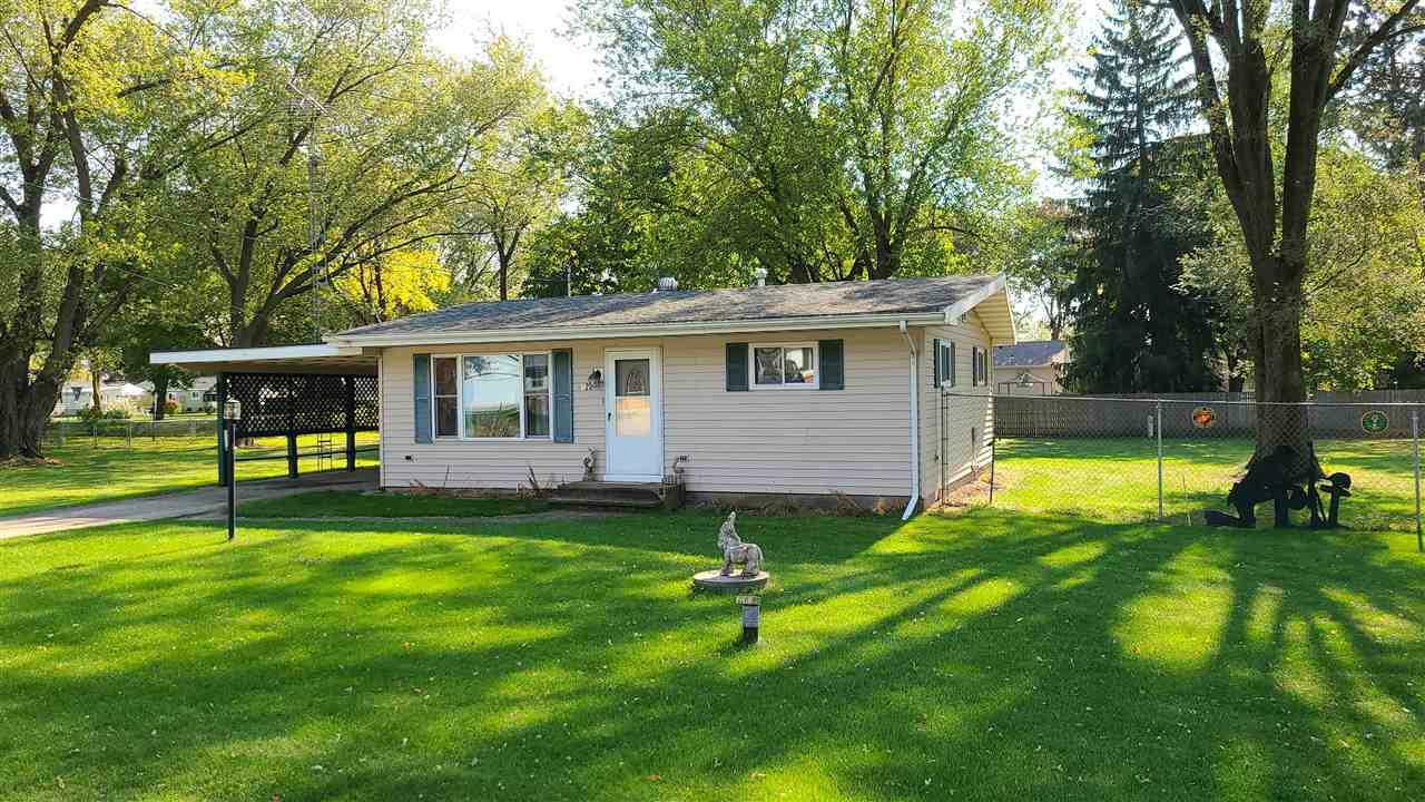 Property Photo:  822 East Briar Ln  WI 53511 