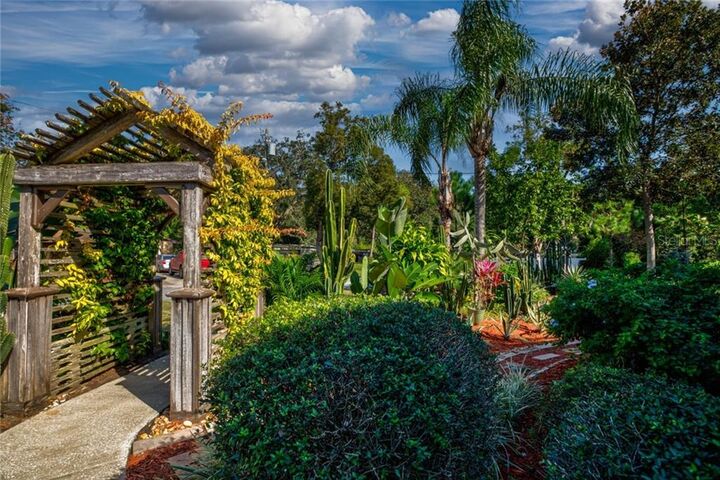 Property Photo: 1550 Sunset Circle FL 32757