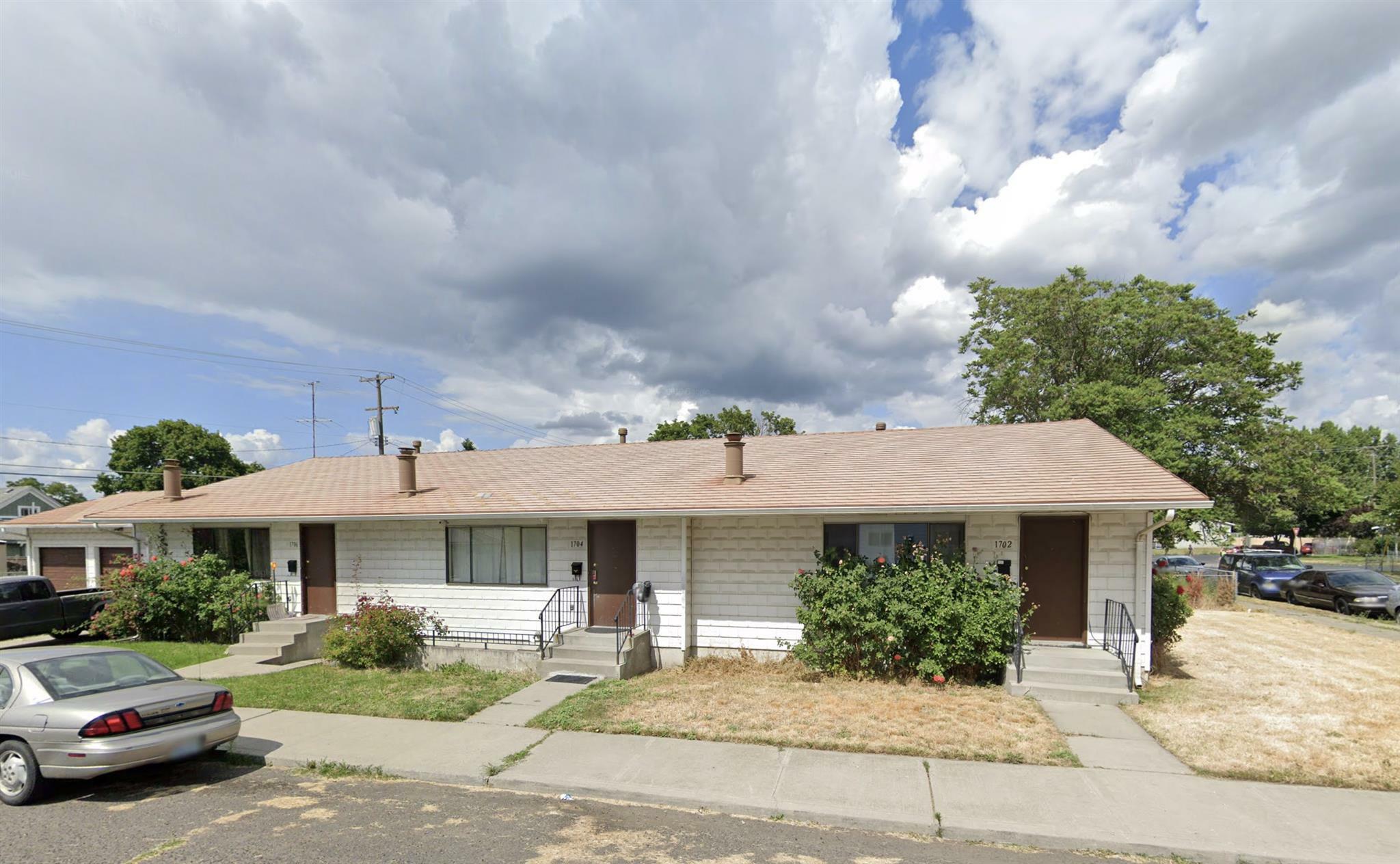 Property Photo:  1702 N Zaponne Pl  WA 99202 