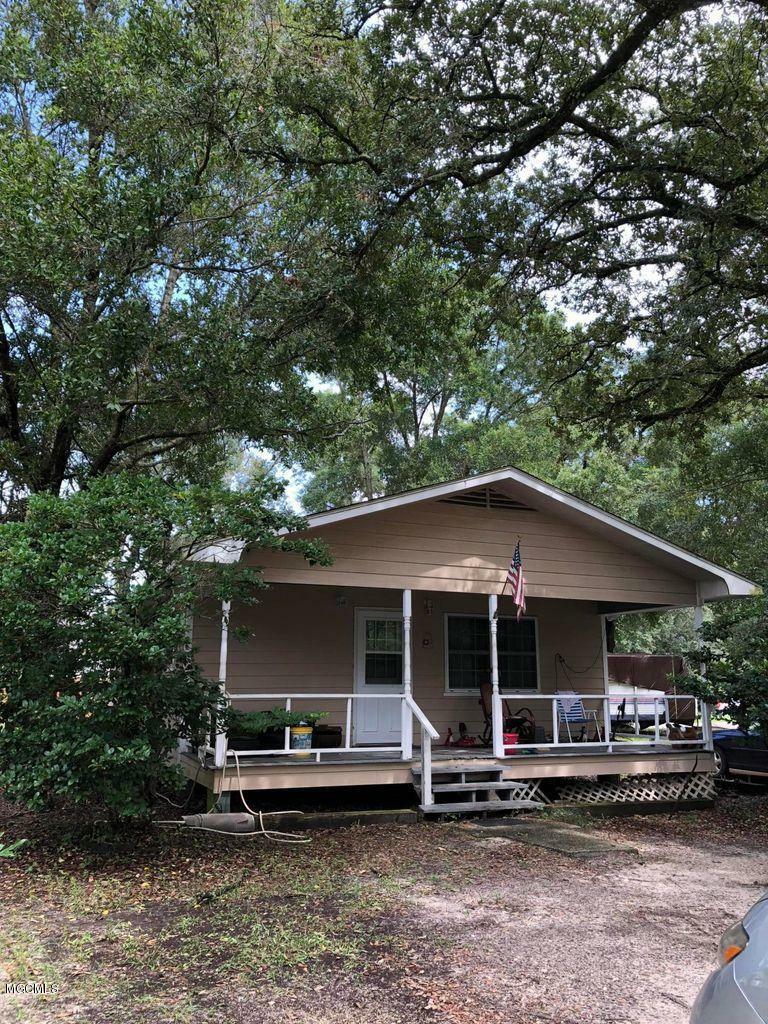 Property Photo: 2300 Oak Avenue MS 39507