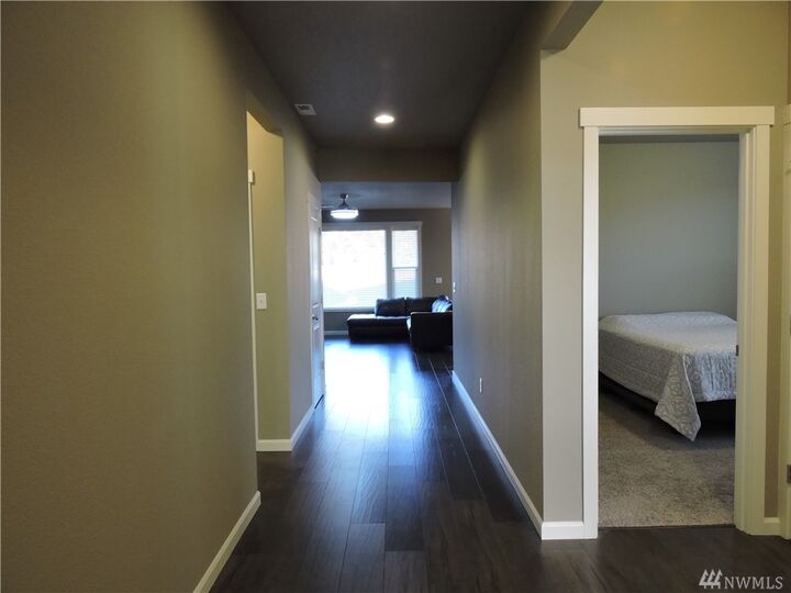 Property Photo:  1117 Hilltop Ave NE  WA 98848 