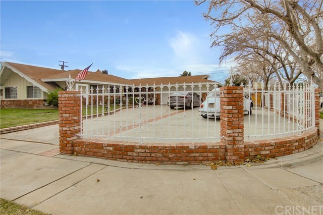 Property Photo: 44269 Calston Avenue CA 93535