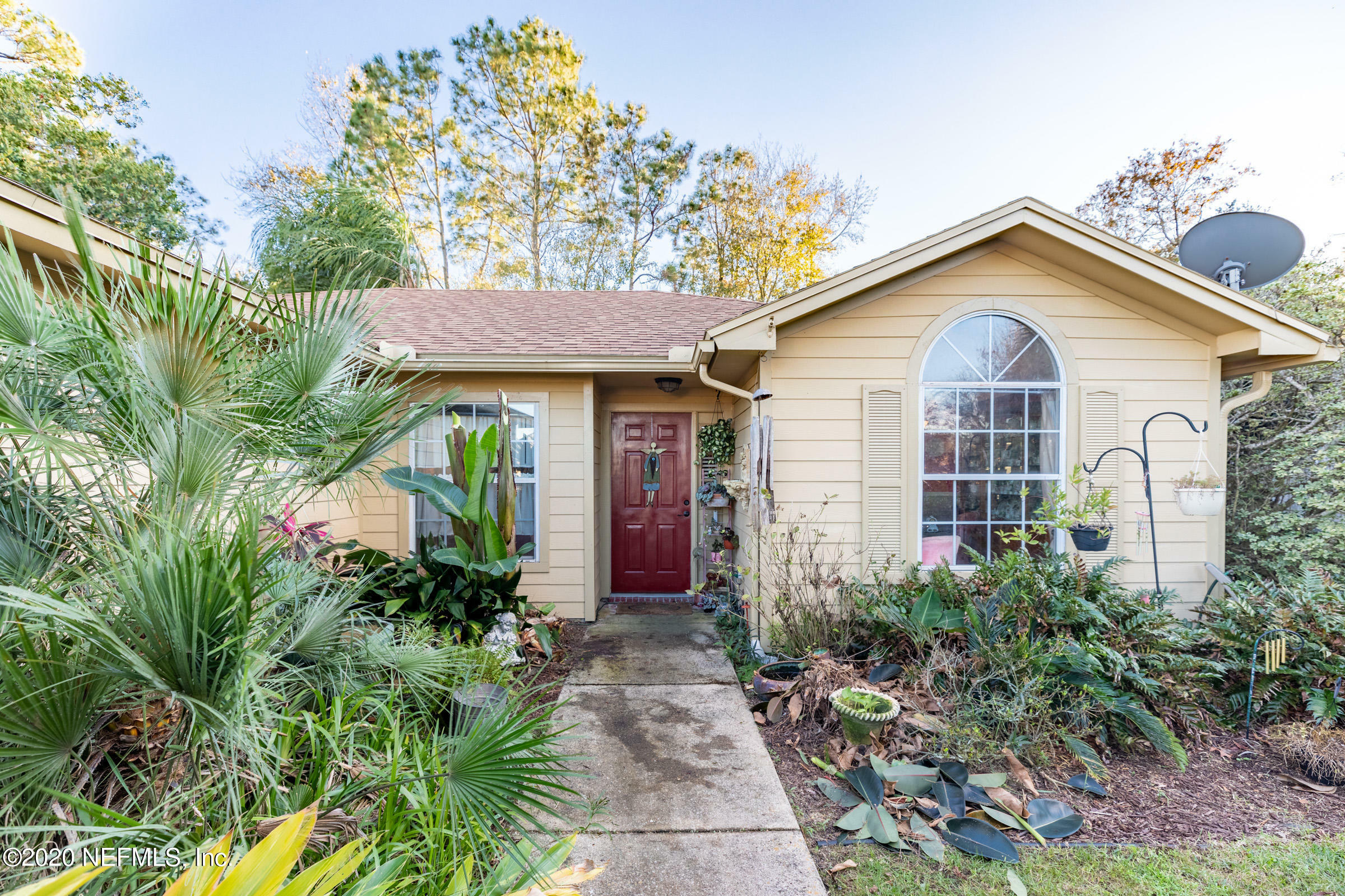 Property Photo:  12400 Antler Hill Lane  FL 32224 