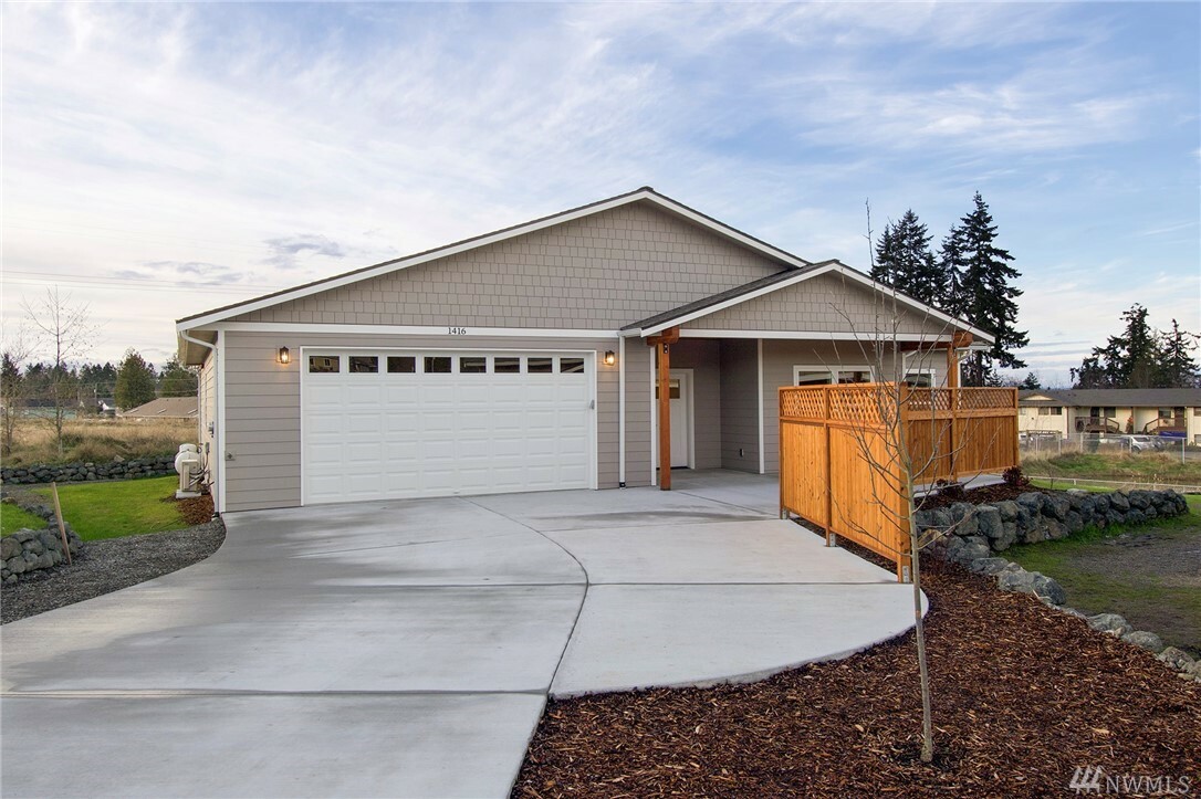 Property Photo:  1416 Rook Dr  WA 98362 